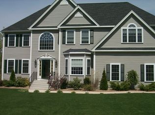 18 Larkin Ln, Hopedale, MA 01747