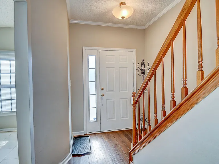 4206 Minnard Ct — Photo 2