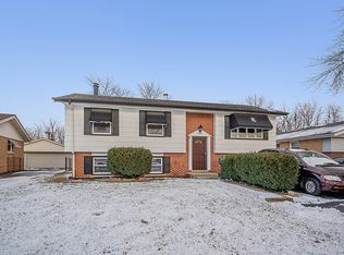 12839 E Playfield Dr, Crestwood, IL 60445