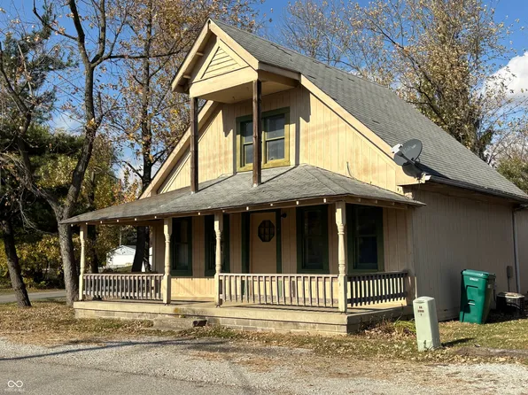 2 Harrison Ave, Whitestown, IN 46075