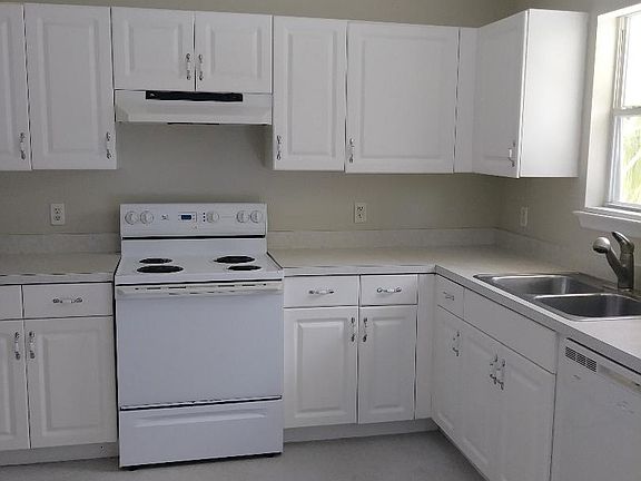 2nd image of 1066 35th Ave SW