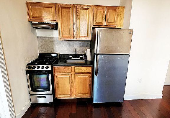 5th image of 586 Pacific St #1I