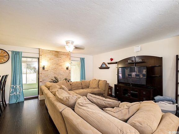 4th image of 1605 NW 42nd St