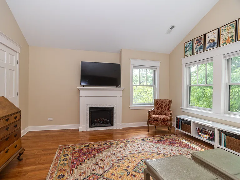 4519 N Sacramento Ave — Photo 12