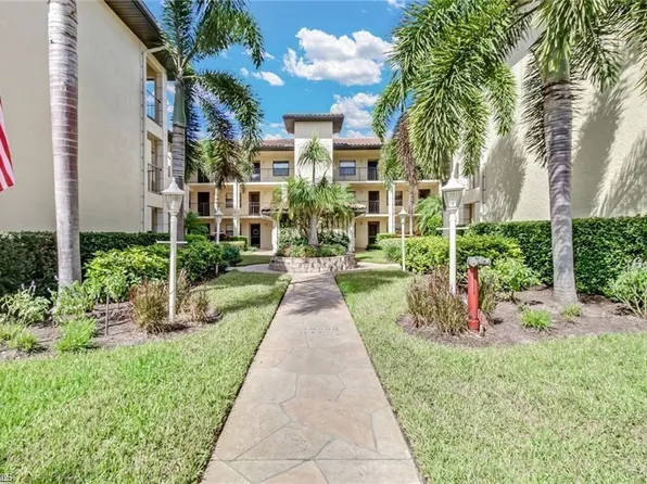 221 Fox Glen Dr APT 2207, Naples, FL 34104