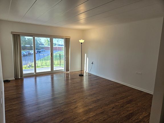 3rd image of 2800 Maple Ave APT 25B