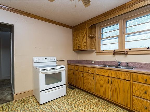 2nd image of 25216 Harwell Dr