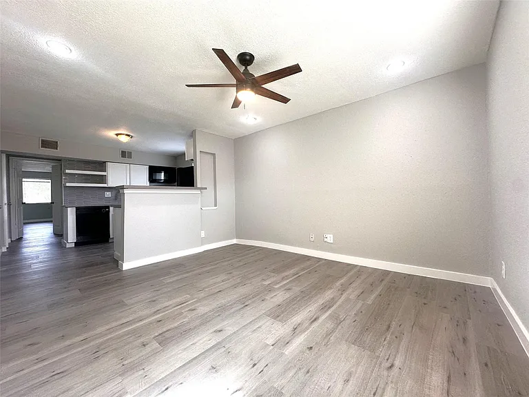 3214 Hutchins St #2 — Photo 1