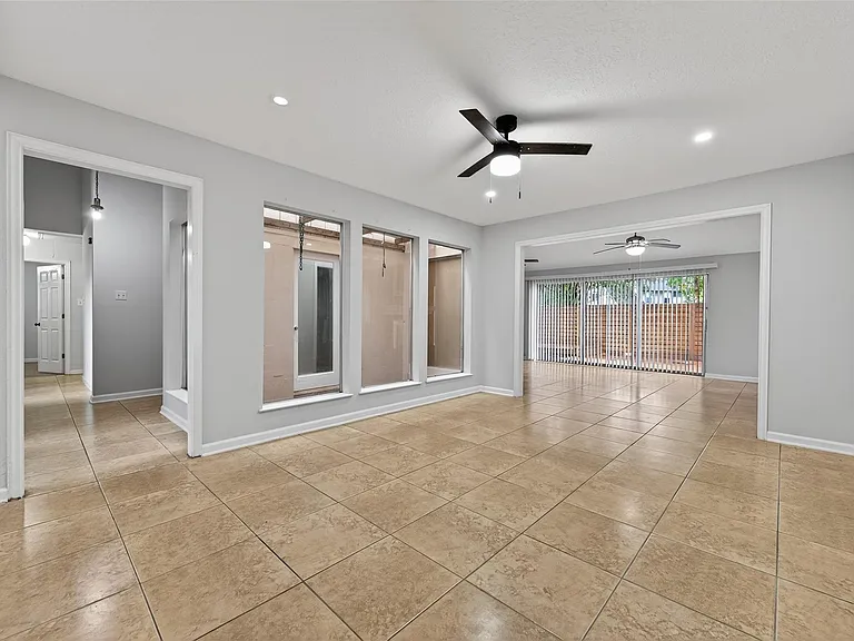 6102 Crakston St — Photo 10