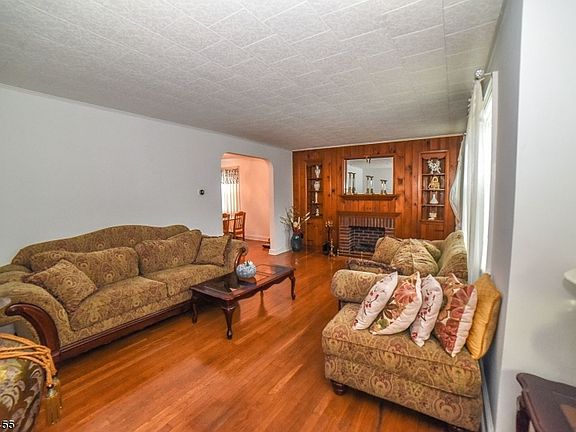 2nd image of 118 Birchwood Dr