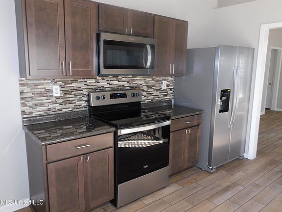 5th image of 10515 Pecan View Dr