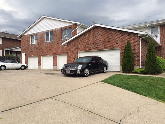 1-car garage with direct access into apartment