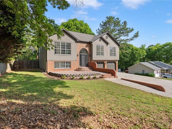 842 Lodgeview Dr, Bethlehem, GA 30620