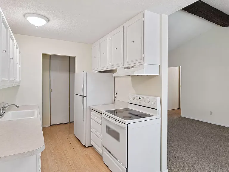 819 Smetana Rd #7 — Photo 9