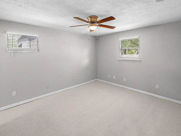 16766 Lake Cir — Photo 12