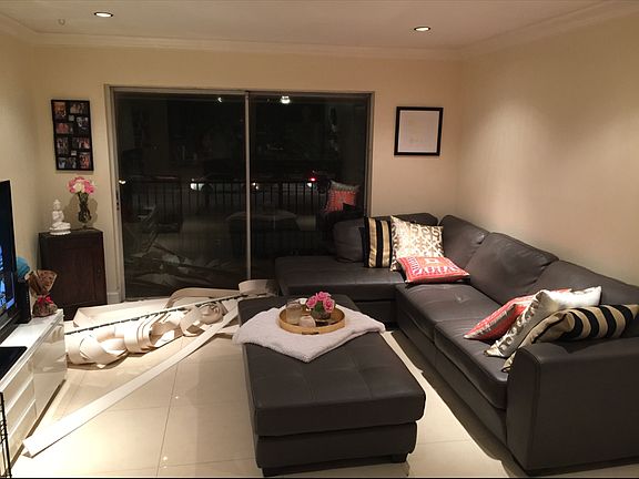 4th image of 10411 SW 108th Ave #256