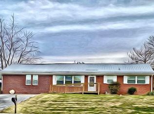 613 Ridgeview Dr, Johnson City, TN 37604