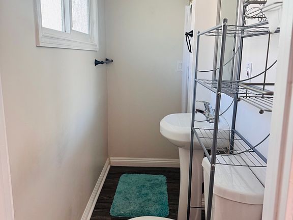 5th image of 821 Bollenbacher St