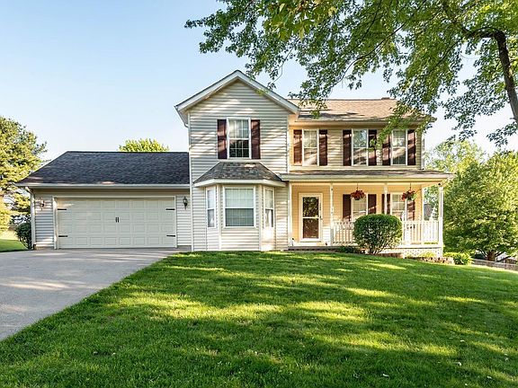 3rd image of 1206 W Acacia Ct