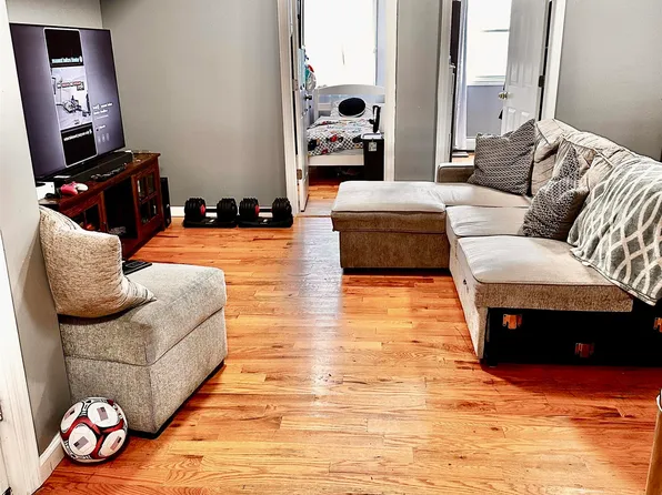 245 Duncan Avenue image 1 of 17