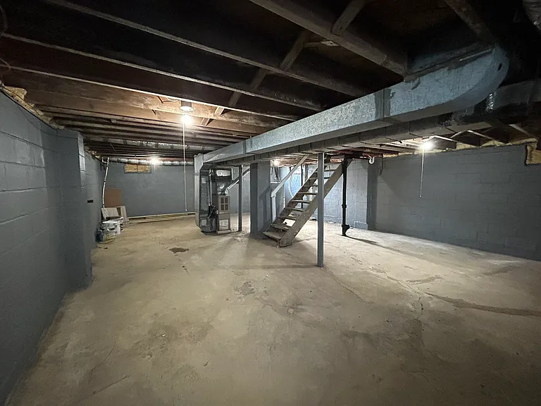 915 N Upland Ave — Photo 5