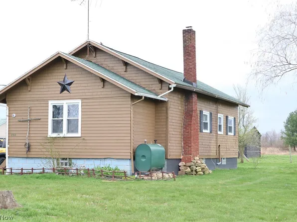 2212 Sentinel Rd, Dorset, OH 44032