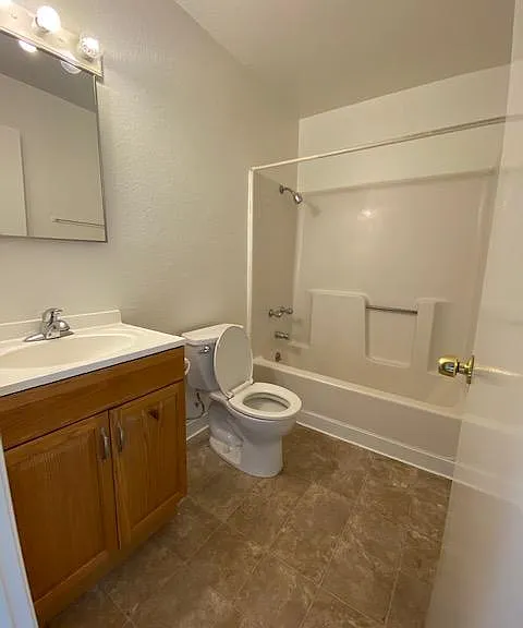 688 Martin St #4 — Photo 10