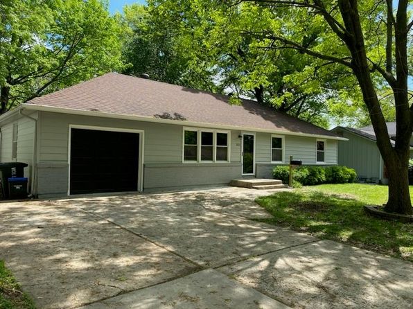 313 NE Corder St, Lees Summit, MO 64063