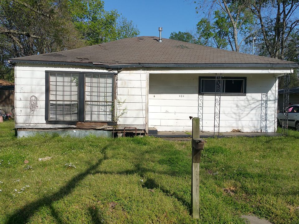 2nd image of 404 Texas St. Sulphur Springs Tx. 75482