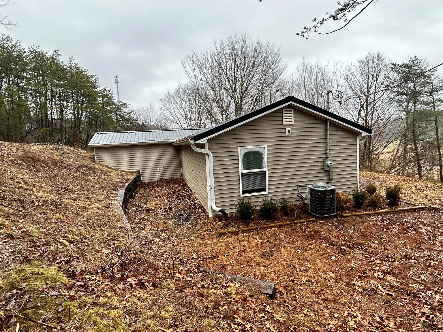 119 Tower Ln — Photo 4