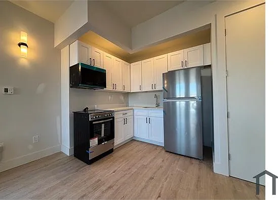 406 Remsen Ave