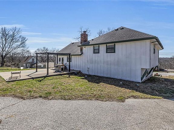 5th image of 8611 Grant Dr