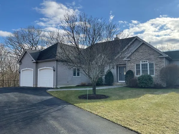 894 Liberty St Unit 5, Braintree, MA 02184