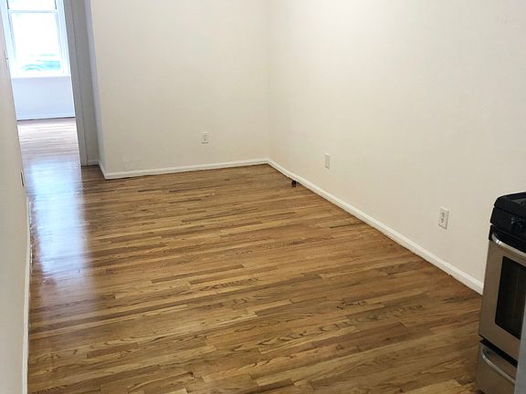4th image of 178 Kingsland Ave #1D
