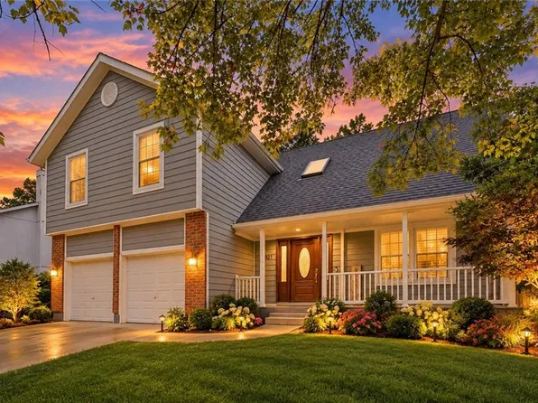 15821 Horton Ct, Overland Park, KS 66223