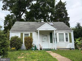 6902 Kenfig Dr, Falls Church, VA 22042
