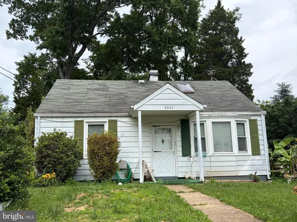 6902 Kenfig Dr, Falls Church, VA 22042