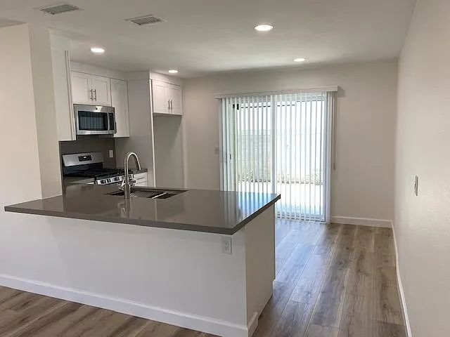 471 N Olive St — Photo 6