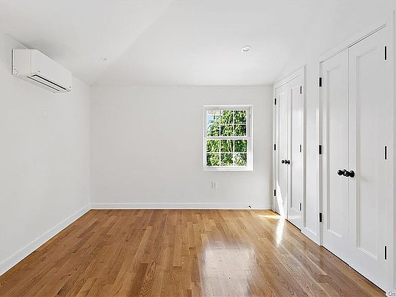 5th image of 229-12 145th Ave #A