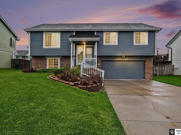 610 Rosewood Ave, Papillion, NE 68133