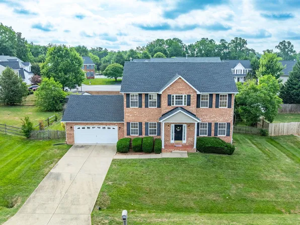 2828 Cornflower Ln, Waldorf, MD 20603