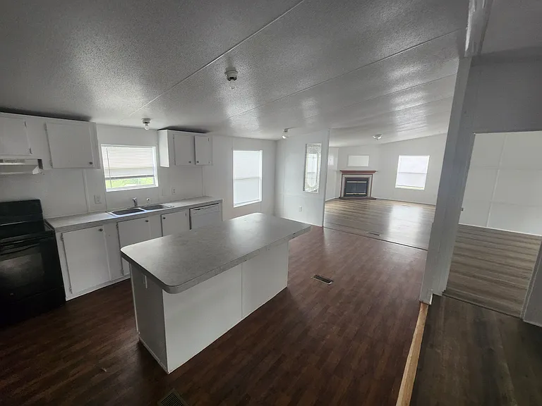 10011 SW 84th Ave — Photo 7