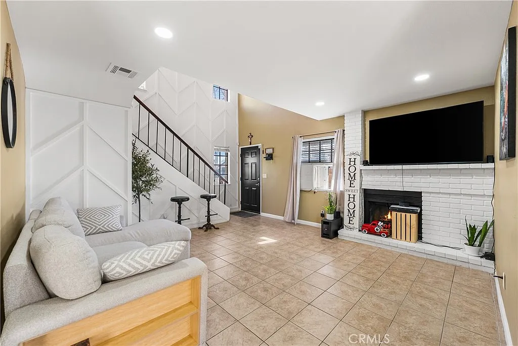 43743 Alain Ct photo 1
