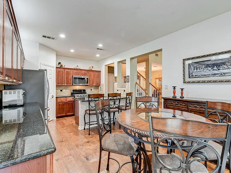 10222 Thornleaf Ln — Photo 8
