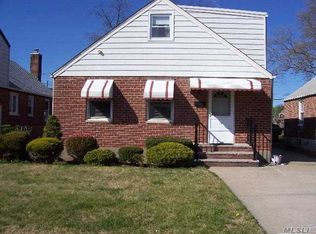 191 109th Ave, Elmont, NY 11003