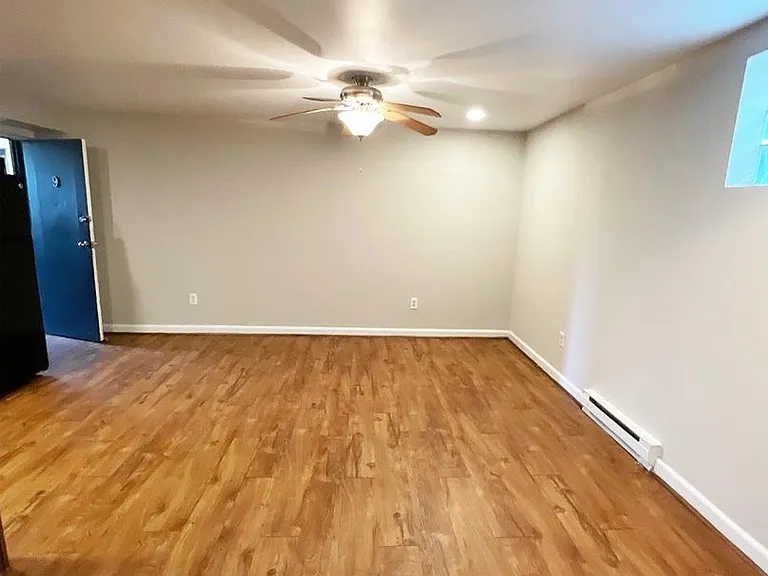 566 Lowell Ave — Photo 23