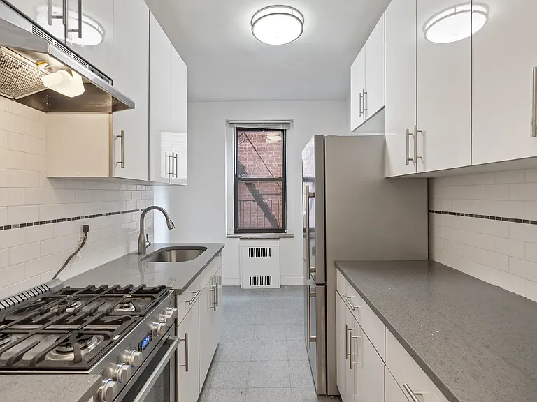 41-09 41st St #5C — Photo 11