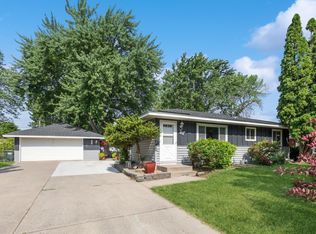 4265 Rahn Rd, Eagan, MN 55122