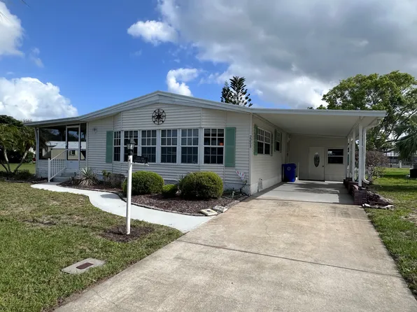 2203 E Lakeview Dr #2203, Sebastian, FL 32958