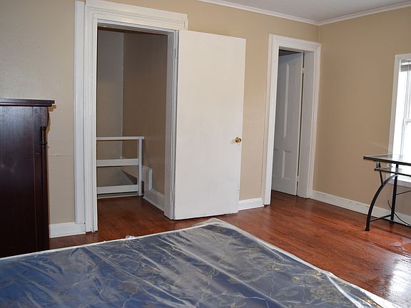 3rd image of 8 Edwards St #2-1